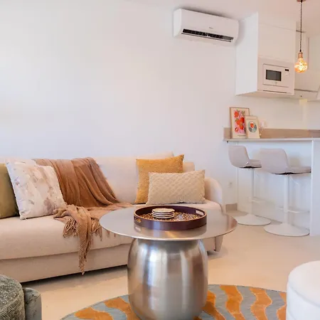 Ac152 - Renovated Modern 1 Bed With Pool Διαμέρισμα