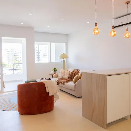 Ac152 - Renovated Modern 1 Bed With Pool *