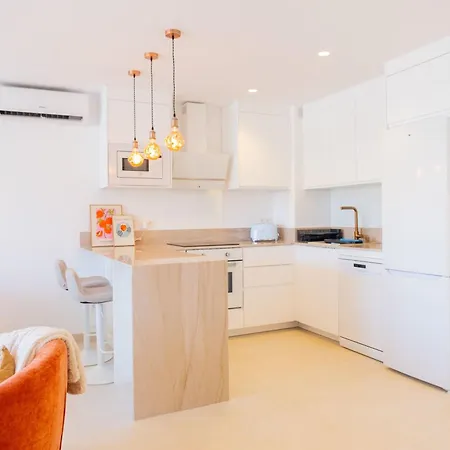 Ac152 - Renovated Modern 1 Bed With Pool